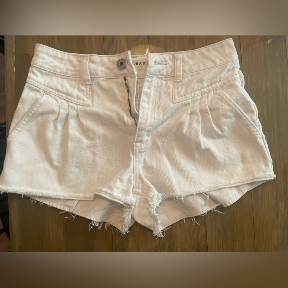 Bullhead Mom Short. White. Size 3.